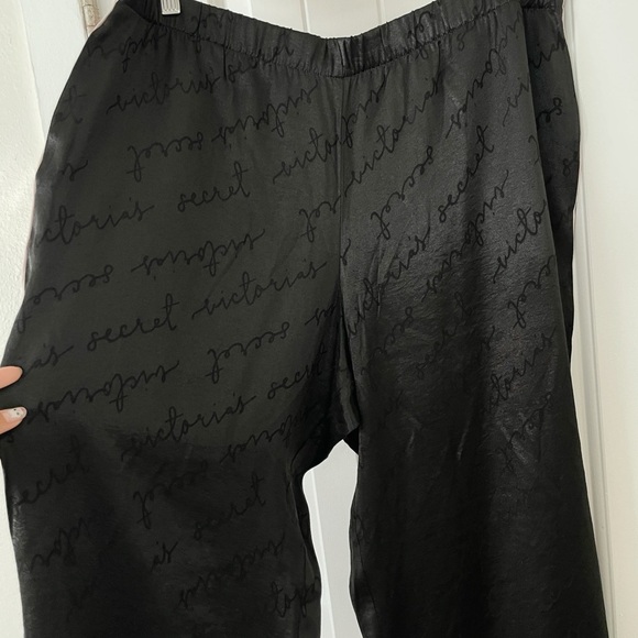 Size XL Victoria's Secret Black Satin Pants NWOT Silky Lounge Comfy - Picture 4 of 5